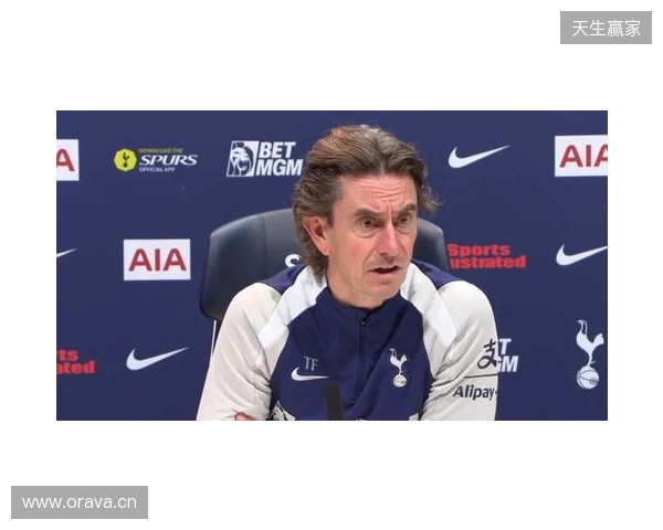 弗兰克:我不同意斯洛特的意见,范德芬不铲抢就不是合格后卫 弗兰克:我不同意斯洛特的意见,范德芬不铲抢就不是合格后卫