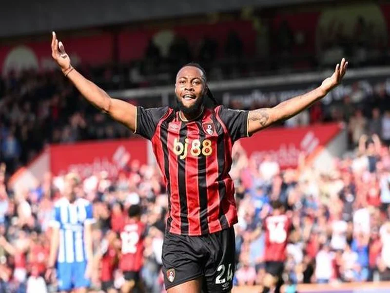 罗马诺：曼城过去12小时极力推动塞梅尼奥的交易，切尔西退出竞争